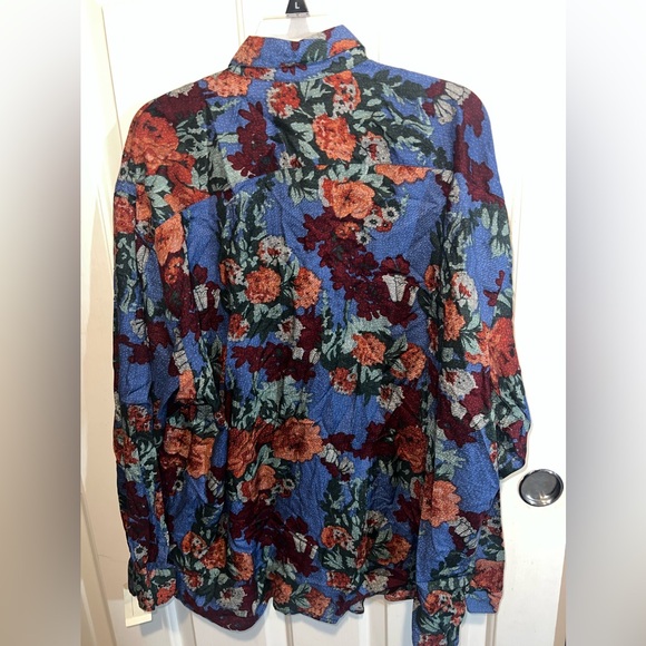 NWT Vintage Unisex XL Floral Button Up from GUESS - Picture 3 of 3